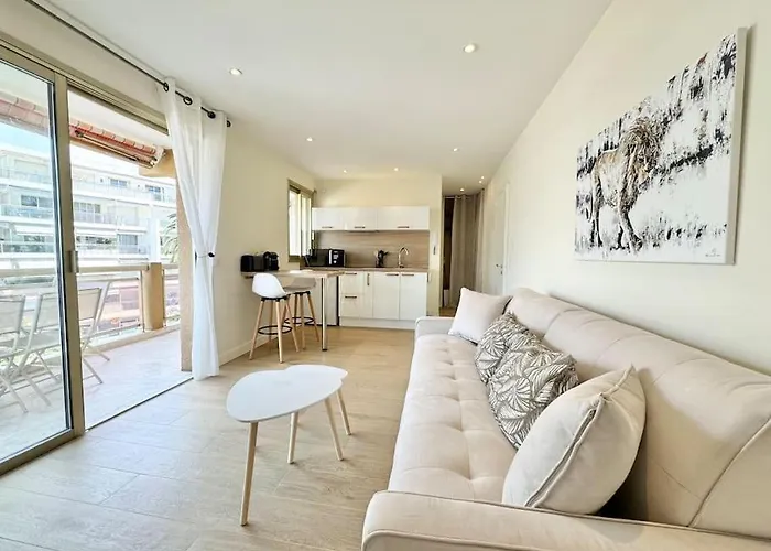 Le Palm Beach, Clim ,parking, Neuf Apartment *