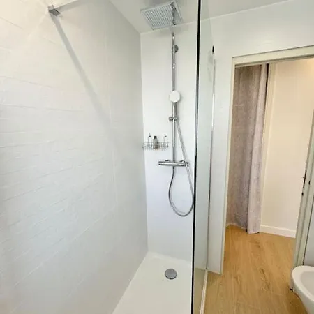 Le Palm Beach, Clim ,parking, Neuf Apartment